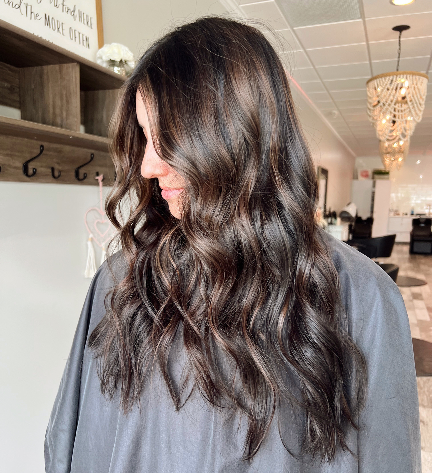RAJAS ビューティーバー Zoe's Hairstudio at The Beauty Bar - Painesville OH | Vagaro